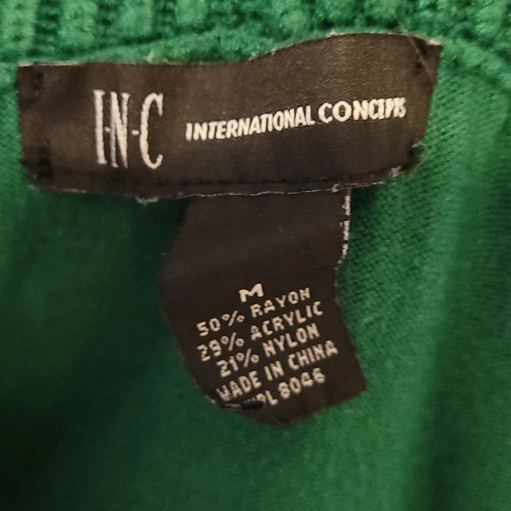 Sweater - Picture 4 of 4